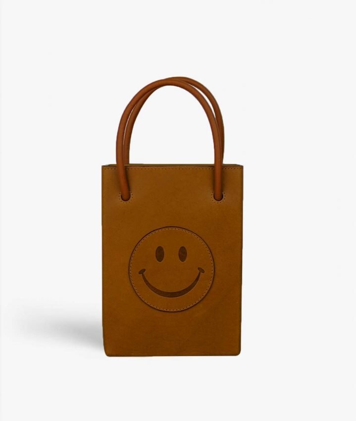 Image of The Case Factory Essential Crossbody Veske Smiley Vegetable Tanned Brown